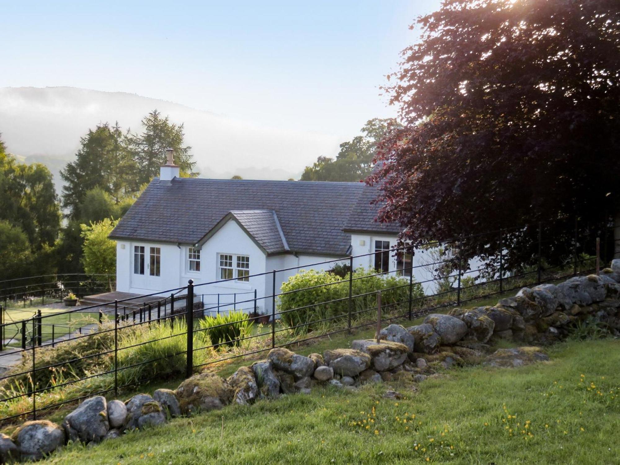 Tummel Cottage Foss ภายนอก รูปภาพ